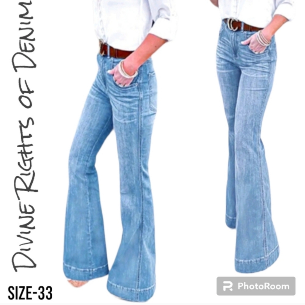 Divine Rights Of Denim Mid rise Flare Bottom Light Blue Jeans 👖Size 33 🏷️🎁🛍️